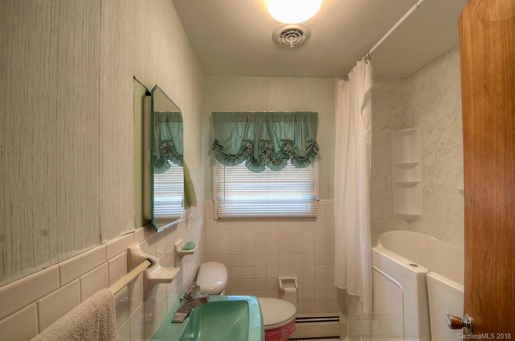 83 Pine Branch Road Spruce Pine, NC 28777 - Photo 11 of 23 Gallery Image 11