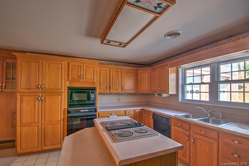 83 Pine Branch Road Spruce Pine, NC 28777 - Photo 5 of 23 Gallery Image 5