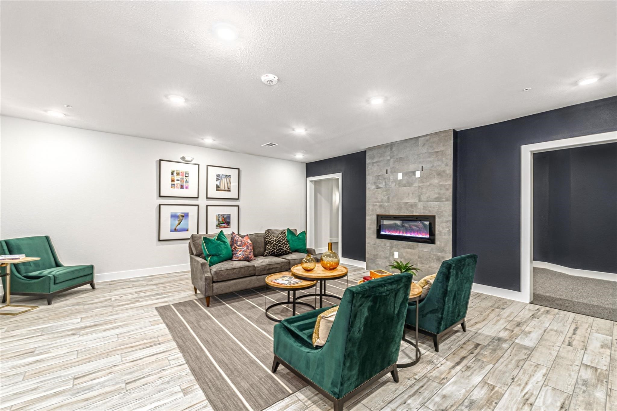 6804 Westview Drive, Unit 1407 Houston, TX 77055 - Photo 22 of 31 Lobby of Building A.