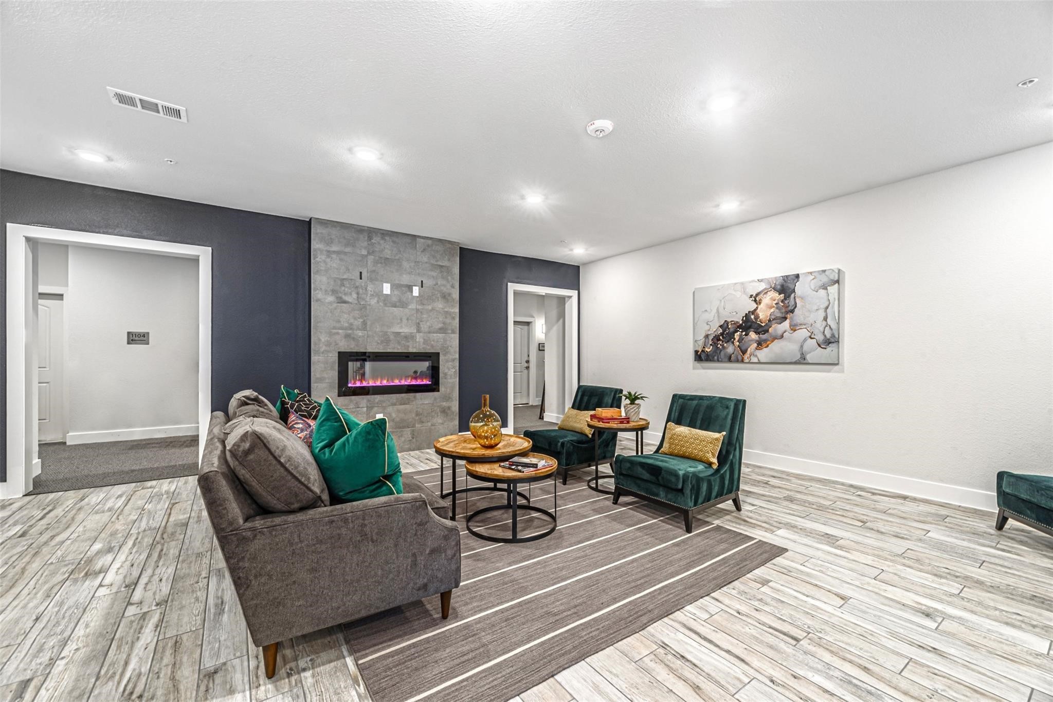 6804 Westview Drive, Unit 1407 Houston, TX 77055 - Photo 23 of 31 Lobby of Building A.