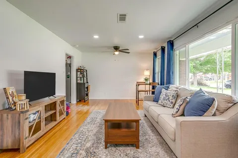 $345,000 | 5517 Volder Drive, Fort Worth, TX 76114