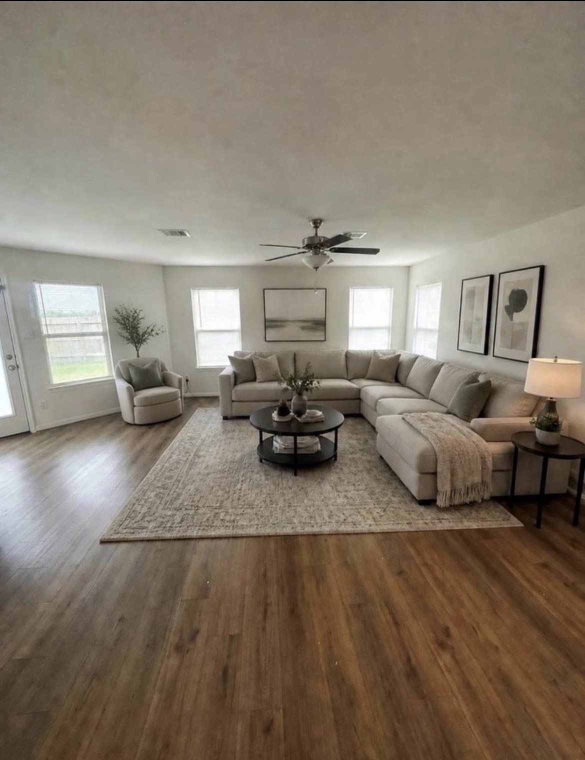 1322 Glendora Drive Rosharon, TX 77583 - Photo 3 of 11 Gallery Image 3