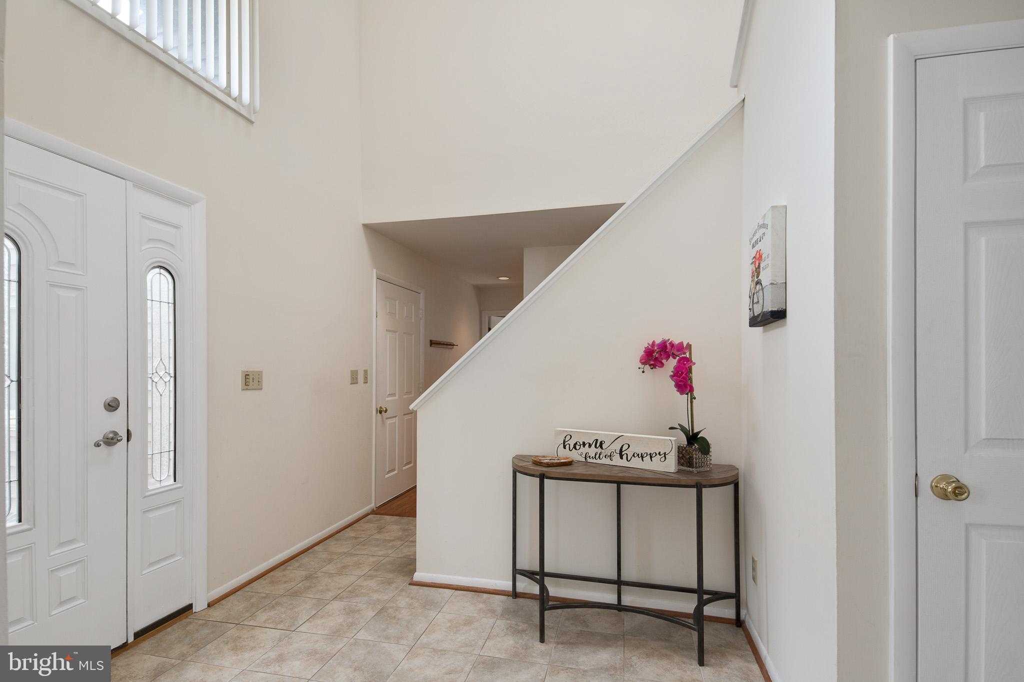 16 Woodshaw Road Newark, DE 19711 - Photo 3 of 19 Entrance Foyer