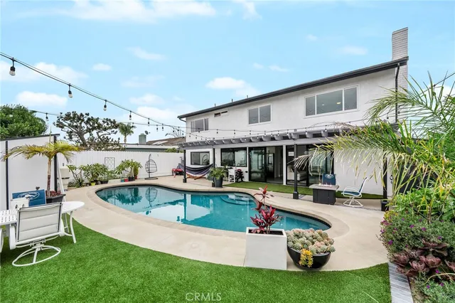 $1,749,000 | 6611 Crista Palma Drive, Huntington Beach, CA 92647
