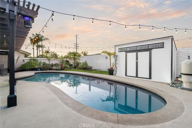 $1,749,000 | 6611 Crista Palma Drive, Huntington Beach, CA 92647