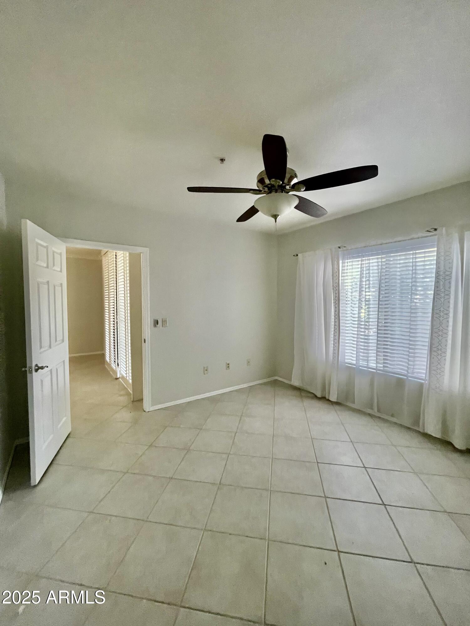 750 East Northern Avenue, Unit 1047 Phoenix, AZ 85020 - Photo 8 of 19 a view of an empty room