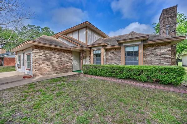 $279,000 | 813 Gibbs Street, Navasota, TX 77868