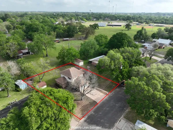 $279,000 | 813 Gibbs Street, Navasota, TX 77868