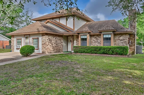 $279,000 | 813 Gibbs Street, Navasota, TX 77868
