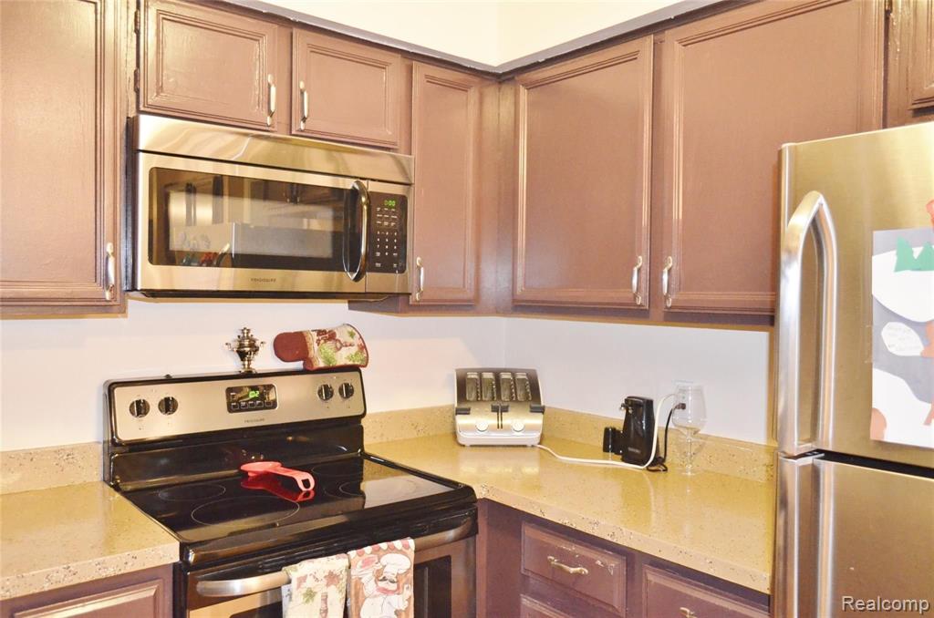 29602 Middlebelt Road, Unit 2801 Farmington Hills, MI 48334 - Photo 9 of 42