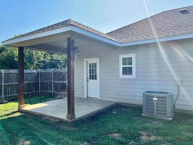 $1,675 | 2312 County Road 314, Cleburne, TX 76031