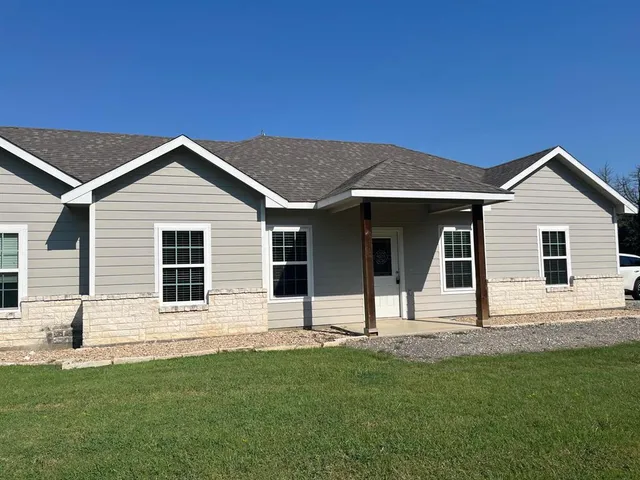 $1,675 | 2312 County Road 314, Cleburne, TX 76031