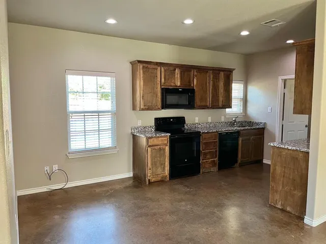 $1,675 | 2312 County Road 314, Cleburne, TX 76031