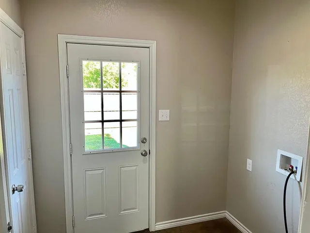 $1,675 | 2312 County Road 314, Cleburne, TX 76031