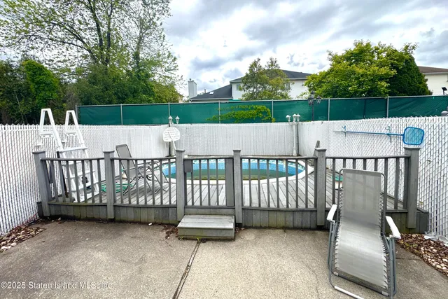 $749,000 | 60 Pond Street | Rossville