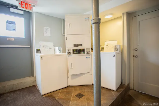 $2,000 | 302 East Broadway, Unit D, Long Beach, NY 11561