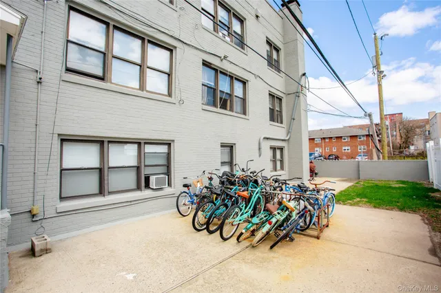 $2,000 | 302 East Broadway, Unit D, Long Beach, NY 11561