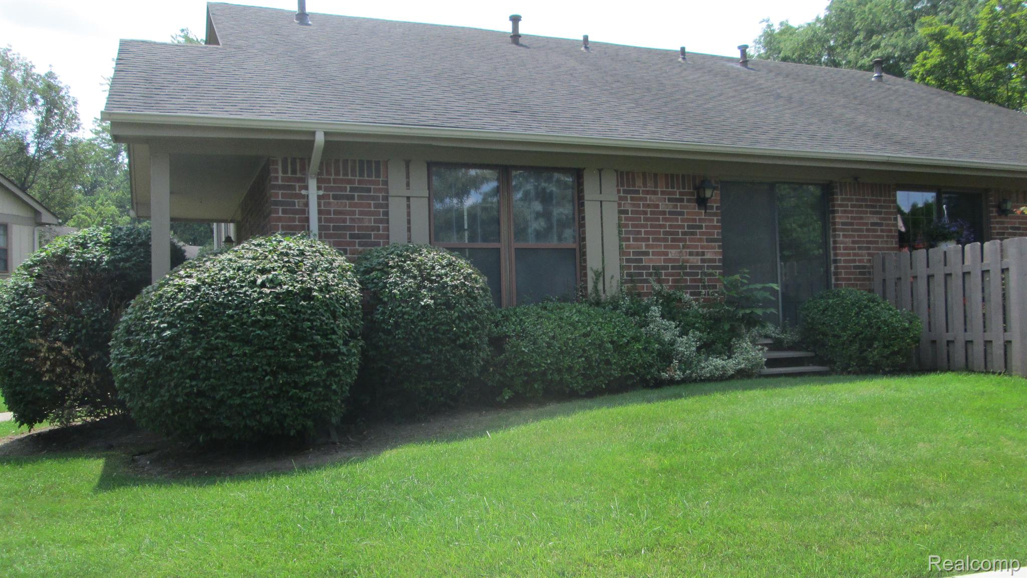 867 Lafayette Court Rochester, MI 48307 - Photo 3 of 17 Gallery Image 3