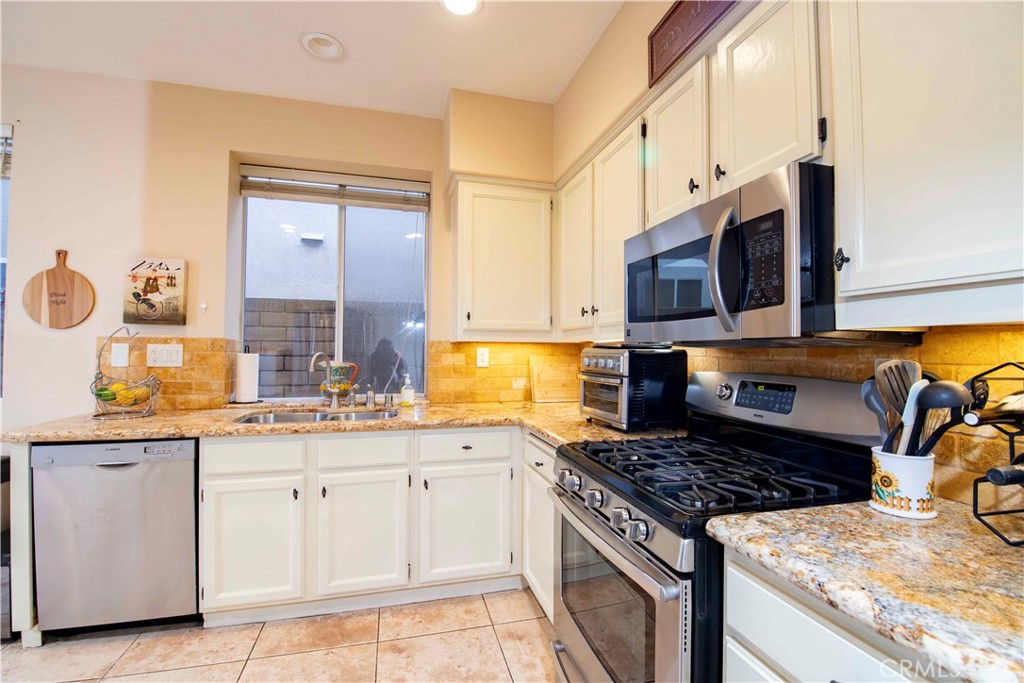 6755 Cowboy Street Simi Valley, CA 93063 - Photo 20 of 53