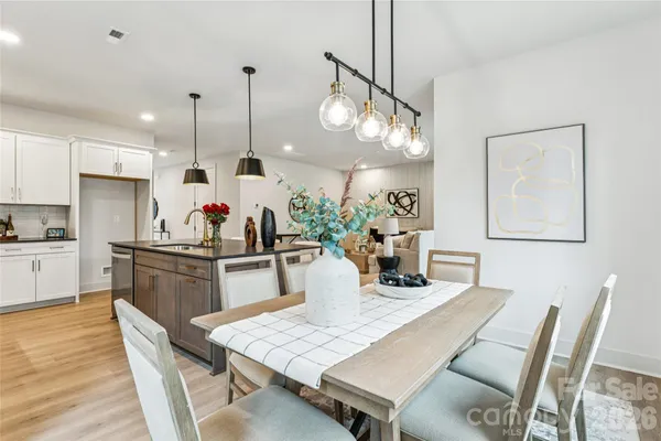 $599,900 | 2408 Crestview Drive, Charlotte, NC 28216