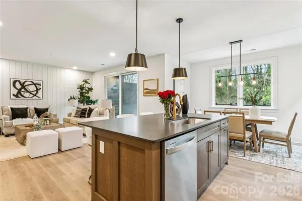 $599,900 | 2408 Crestview Drive, Charlotte, NC 28216
