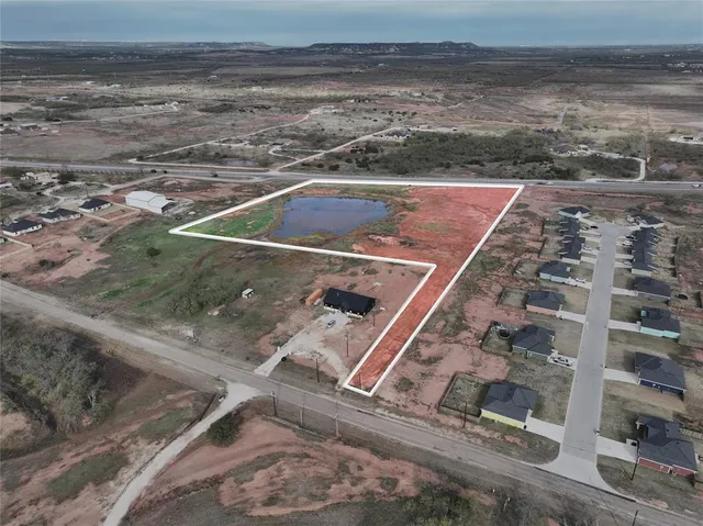 a view of a water fountain