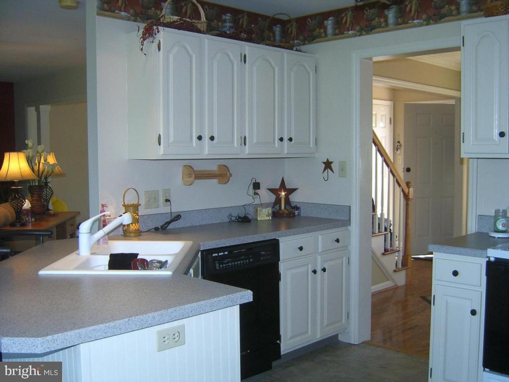 18 Round House Drive Lititz, PA 17543 - Photo 4 of 13 Gallery Image 4