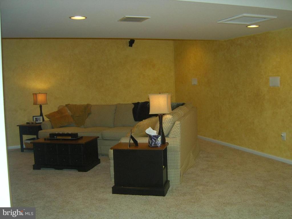18 Round House Drive Lititz, PA 17543 - Photo 9 of 13 Gallery Image 9