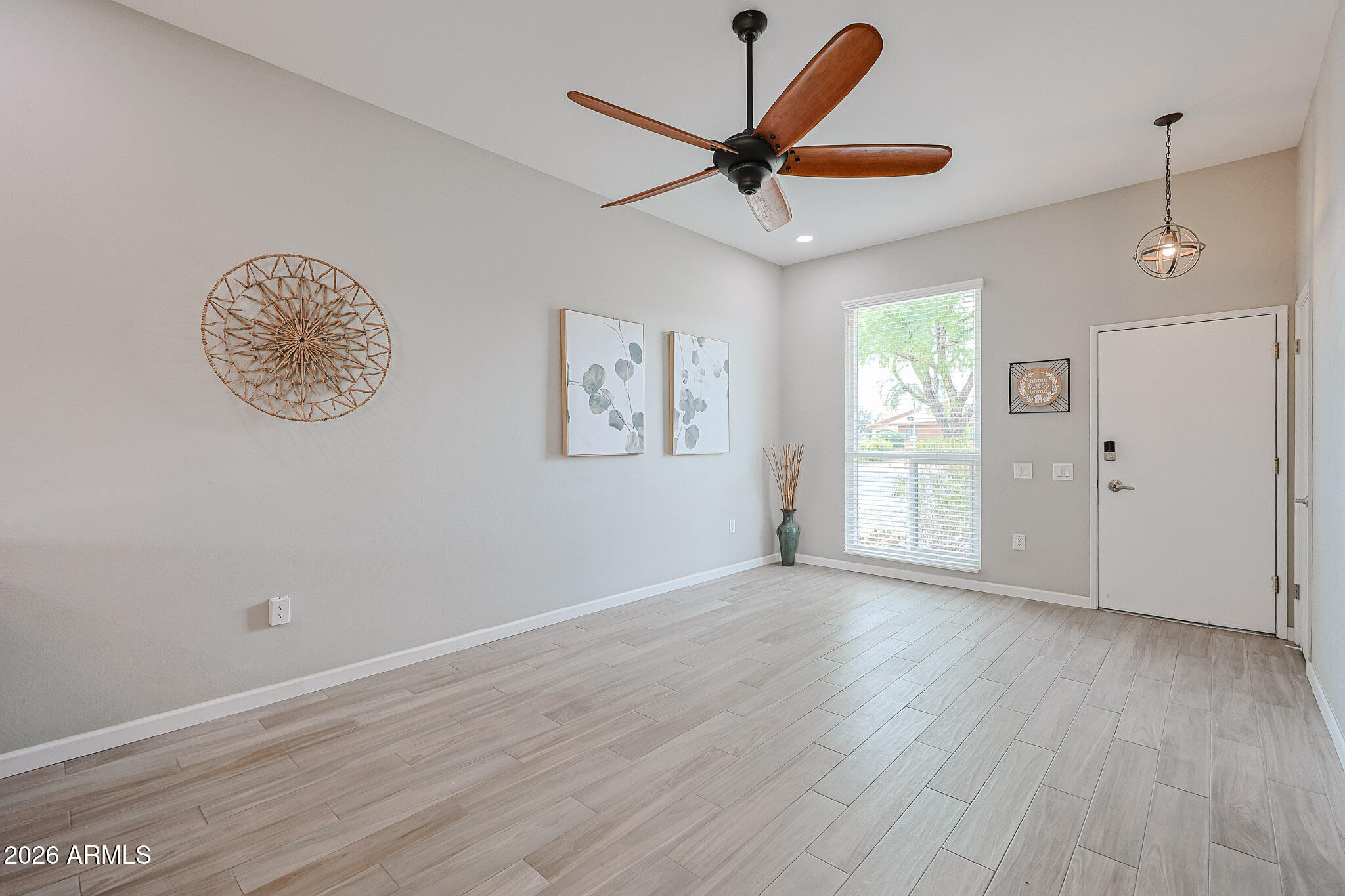 9908 West Royal Oak Road Sun City, AZ 85351 - Photo 4 of 36 LIVING ROOM