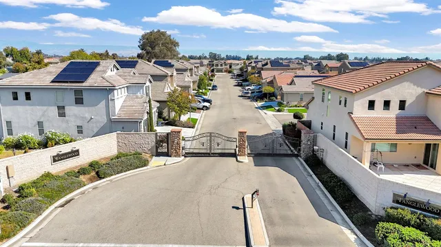 a view of a house with outdoor space