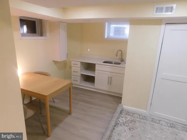 $2,200 | 5600 11th Street North, Arlington, VA 22205