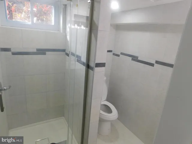 $2,200 | 5600 11th Street North, Arlington, VA 22205