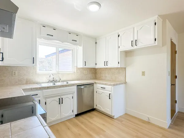 $459,900 | 1465 West Tuolumne Road, Turlock, CA 95382