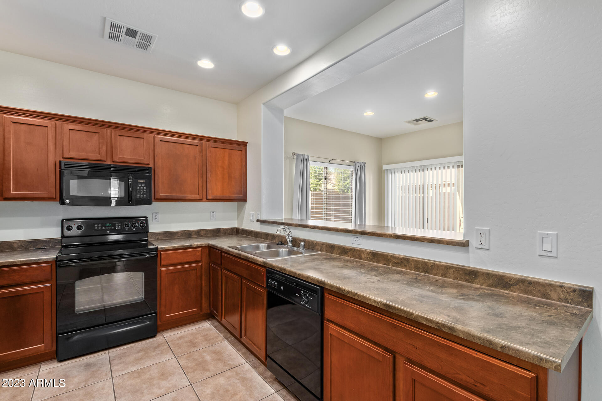 9944 West Chipman Road Tolleson, AZ 85353 - Photo 11 of 28 10-Chipman