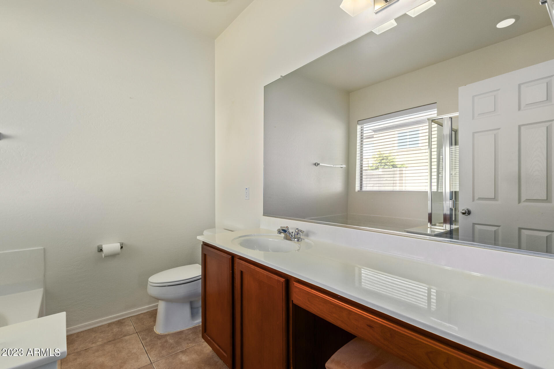 9944 West Chipman Road Tolleson, AZ 85353 - Photo 15 of 28 14-Chipman