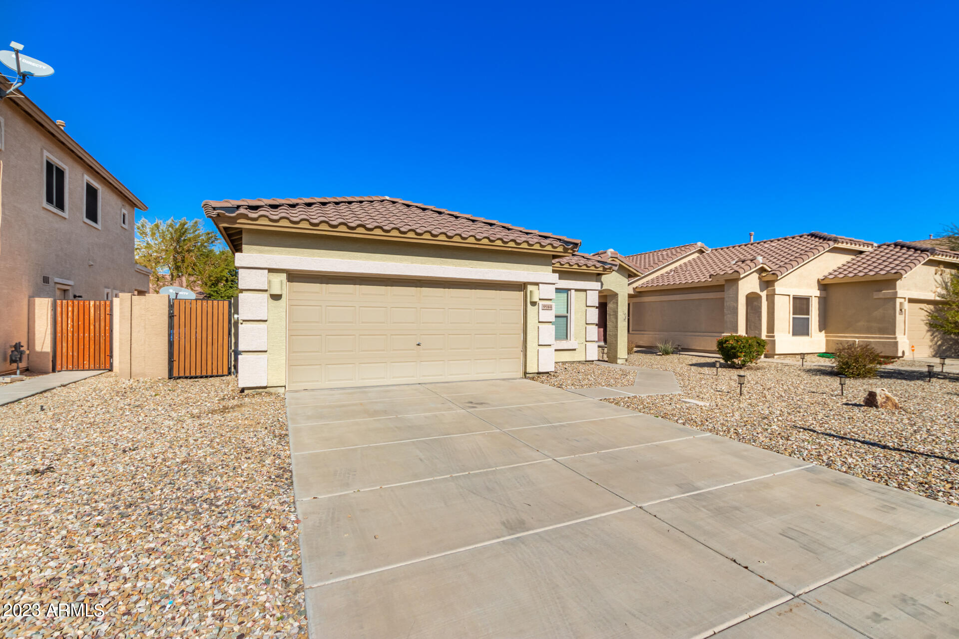 9944 West Chipman Road Tolleson, AZ 85353 - Photo 3 of 28 02-Chipman