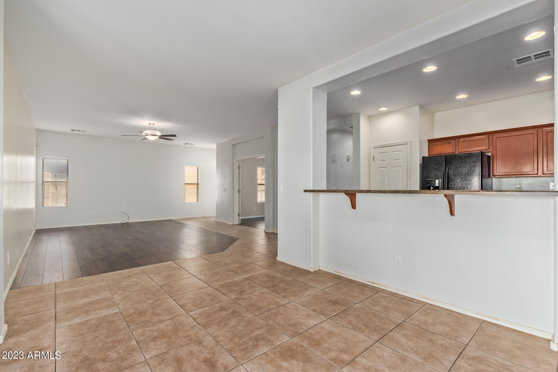 9944 West Chipman Road Tolleson, AZ 85353 - Photo 8 of 28 07-Chipman