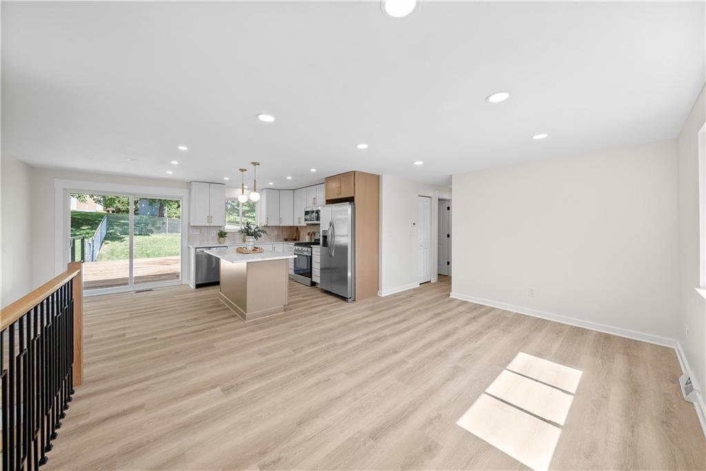 335 Eighmy Road Pittsburgh, PA 15239 - Photo 13 of 49 Gallery Image 13