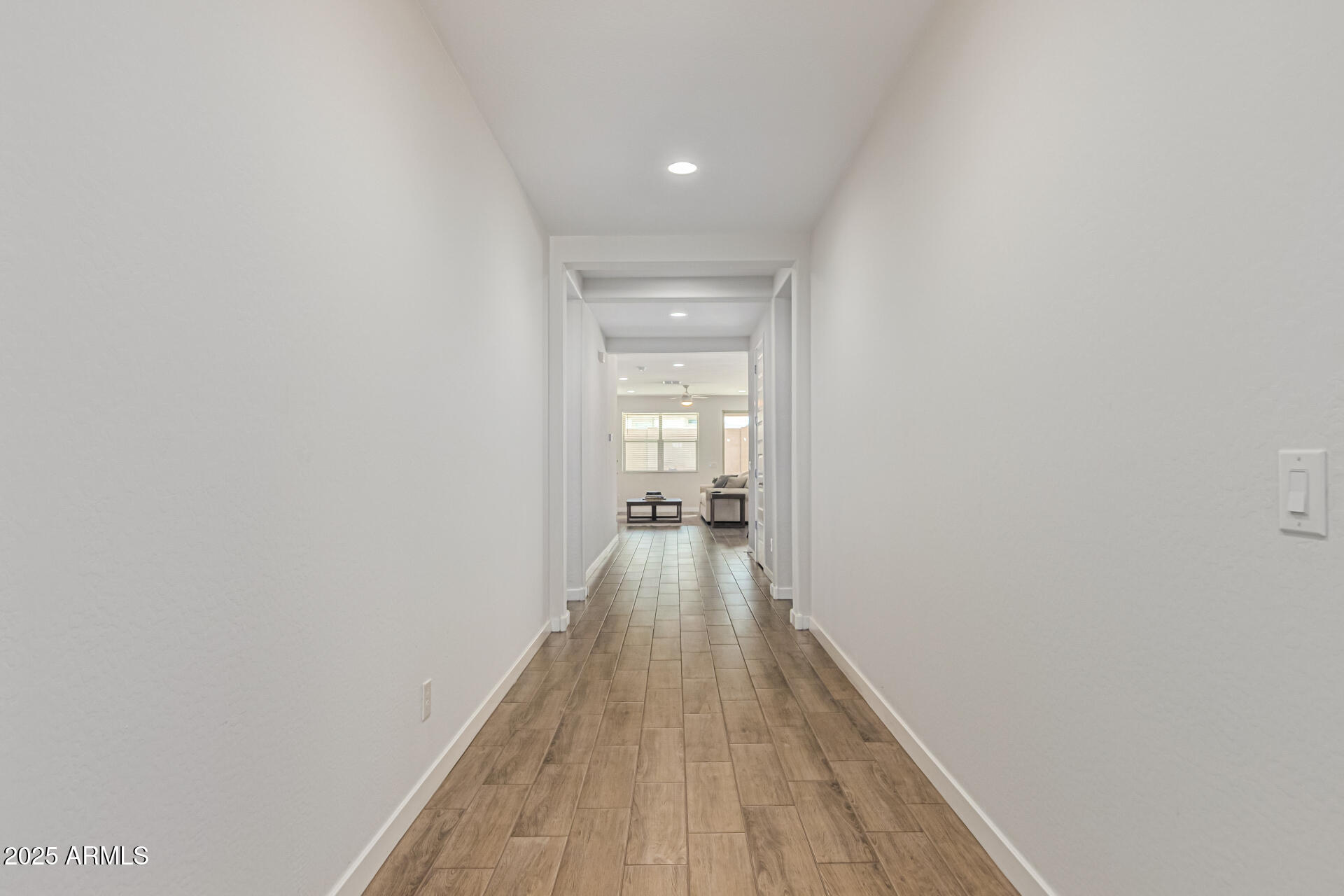 2517 West Pecan Road Phoenix, AZ 85041 - Photo 12 of 31 Hallway