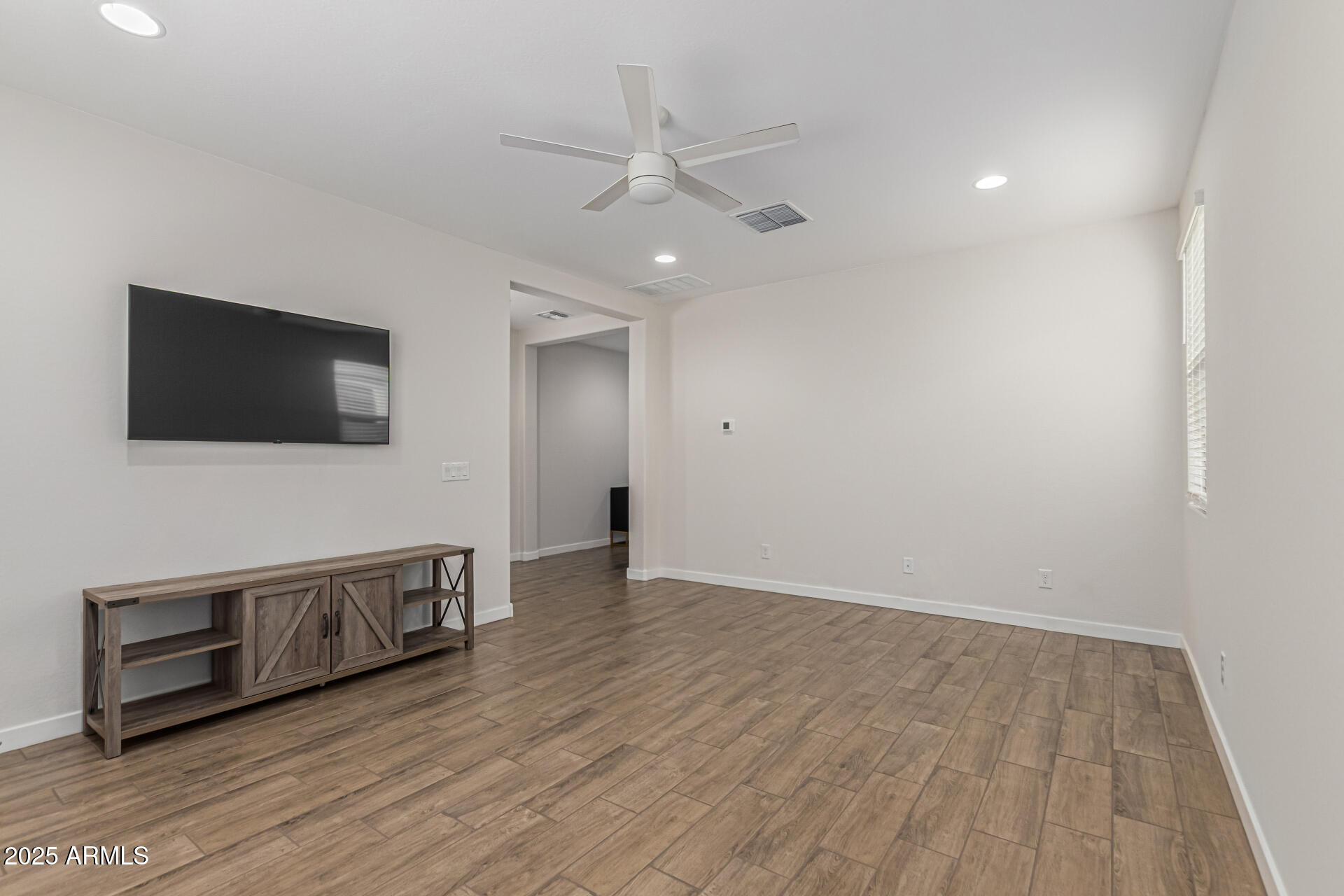 2517 West Pecan Road Phoenix, AZ 85041 - Photo 28 of 31 25 Pecan