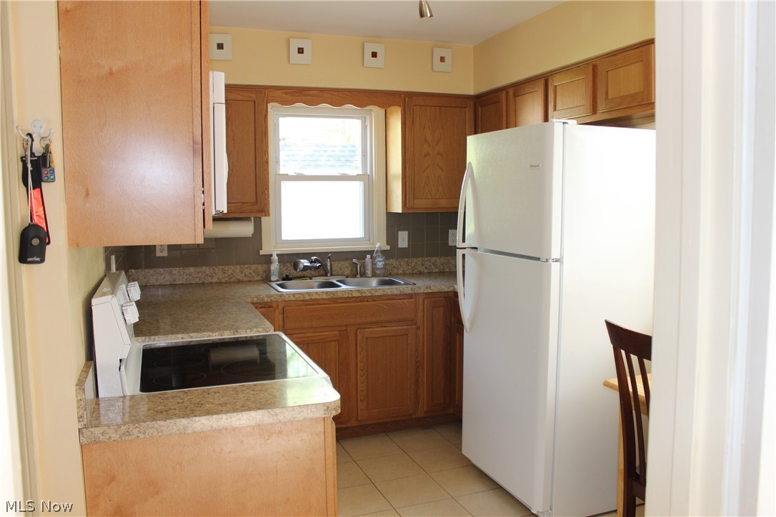 4158 Colony Road South Euclid, OH 44121 - Photo 9 of 25 Gallery Image 9