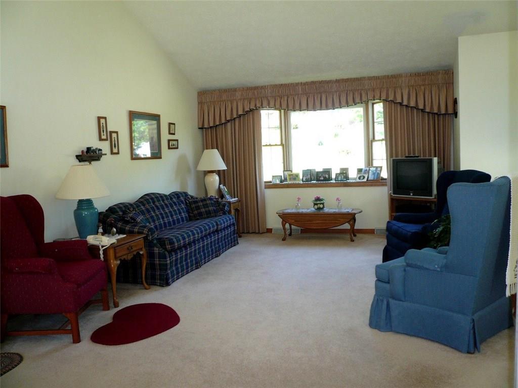406 Sunset Road Pittsburgh, PA 15237 - Photo 3 of 21