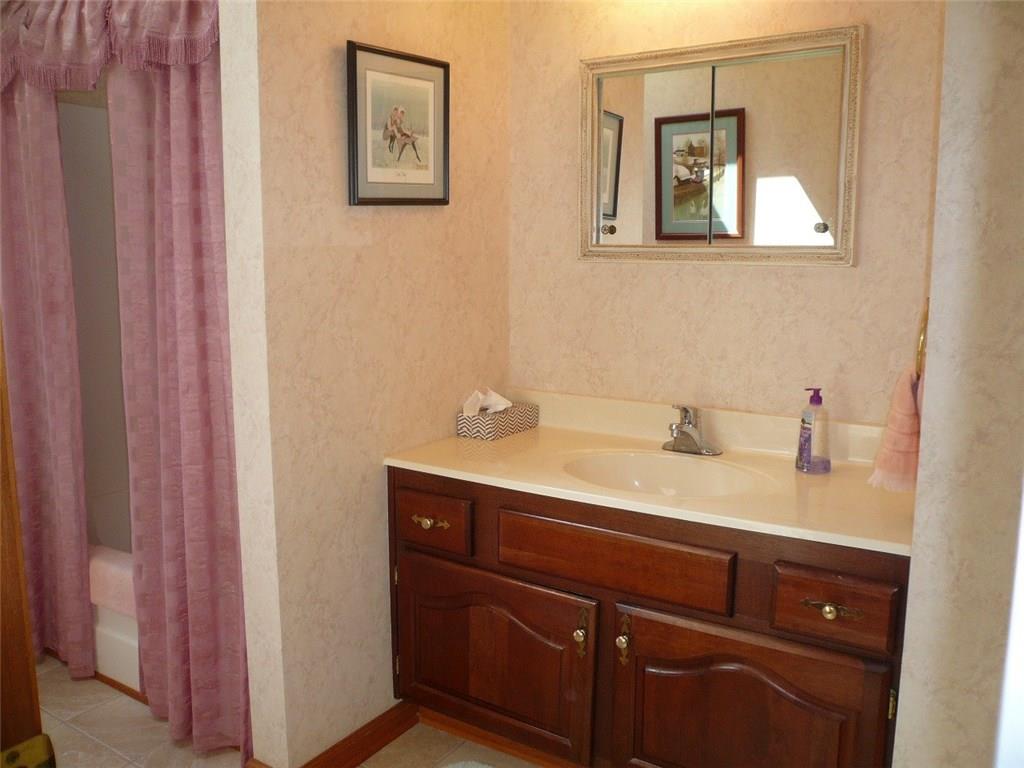 406 Sunset Road Pittsburgh, PA 15237 - Photo 9 of 21