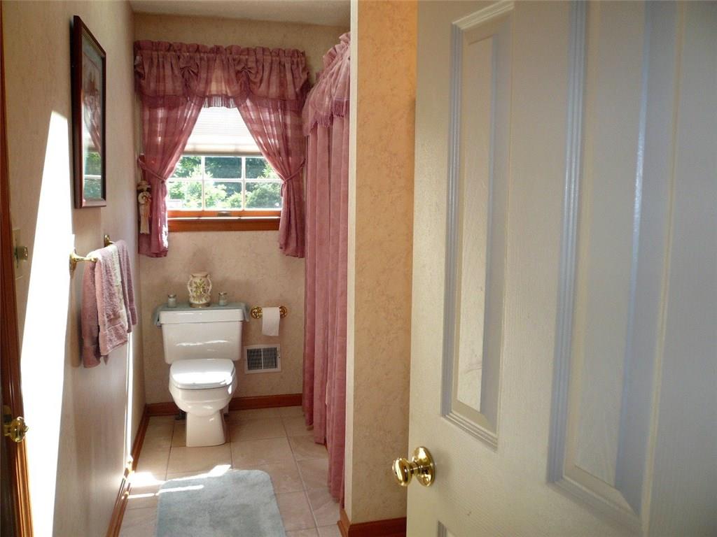 406 Sunset Road Pittsburgh, PA 15237 - Photo 10 of 21