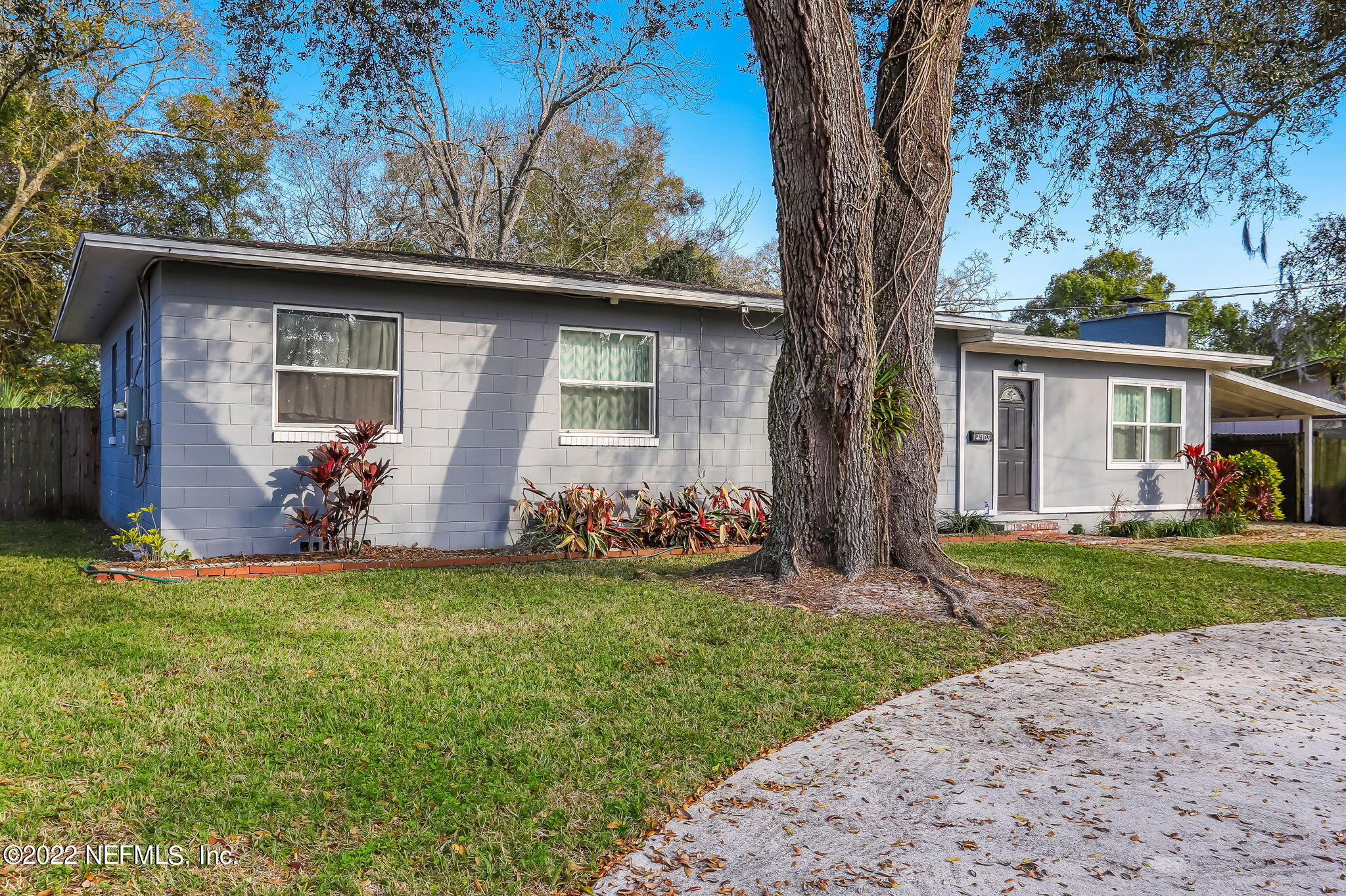 2705 Gaillardia Road Jacksonville, FL 32211 - Photo 2 of 55 Circular Driveway in the front