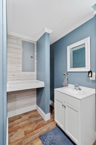503 Perkins Drive Franklin, TN 37064 - Photo 21 of 40 a bathroom with a sink and a mirror