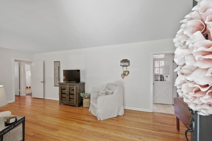 503 Perkins Drive Franklin, TN 37064 - Photo 7 of 40 a living room with furniture and a flat screen tv