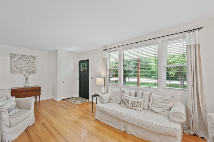 503 Perkins Drive Franklin, TN 37064 - Photo 10 of 40 a living room with furniture and a large window