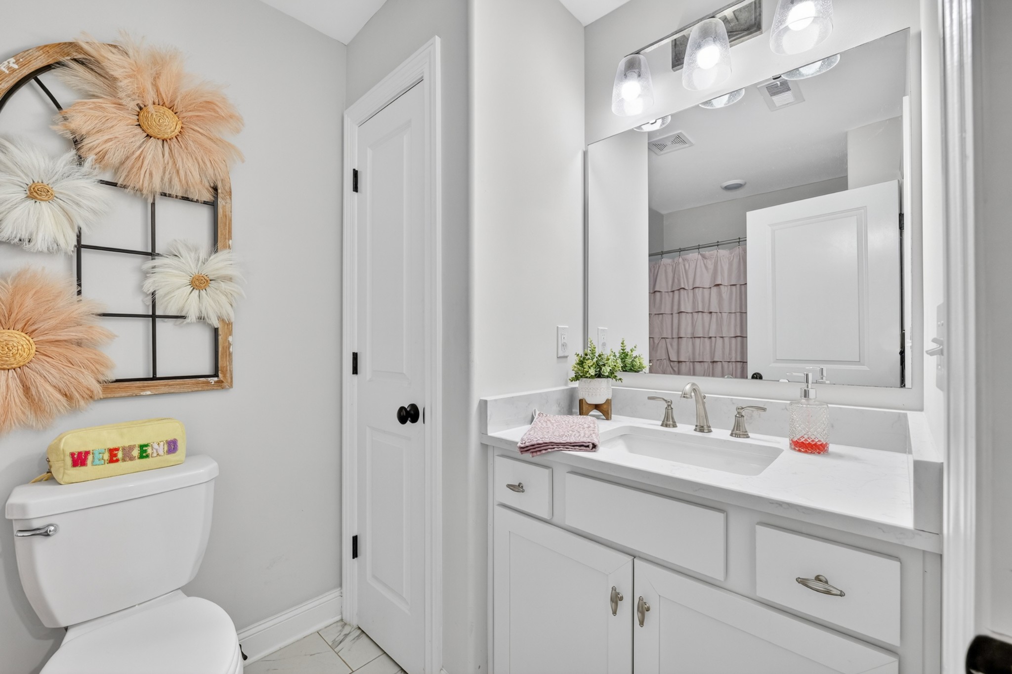 41 Knotting Hill Road Fayetteville, TN 37334 - Photo 46 of 65 a bathroom with a toilet sink and mirror