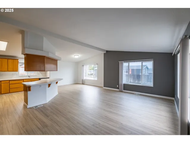 $125,000 | 2155 Robins Lane Southeast, Unit 33, Salem, OR 97306